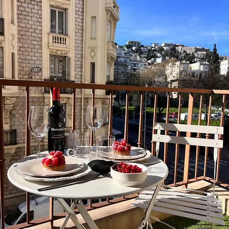 Charme Nicois, 15min De La Mer, 3 Chambres, Climatisation, Terrasse * Nizza