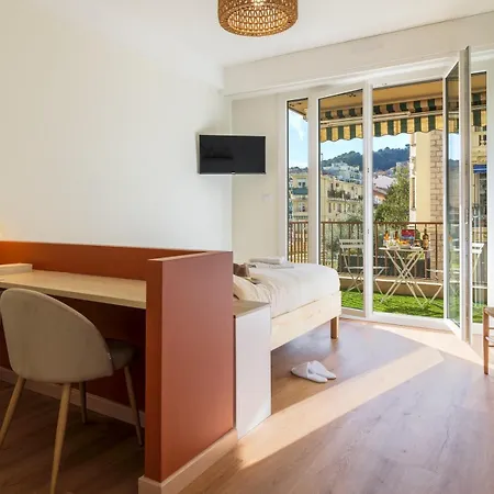 Appartamento Charme Nicois, 15min De La Mer, 3 Chambres, Climatisation, Terrasse