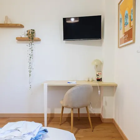 Apartmán Charme Nicois, 15min De La Mer, 3 Chambres, Climatisation, Terrasse *