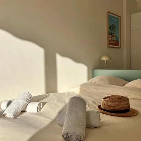 Charme Nicois, 15min De La Mer, 3 Chambres, Climatisation, Terrasse Apartmán