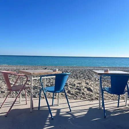 Apartmán Charme Nicois, 15min De La Mer, 3 Chambres, Climatisation, Terrasse