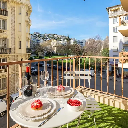 Apartmán Charme Nicois, 15min De La Mer, 3 Chambres, Climatisation, Terrasse *