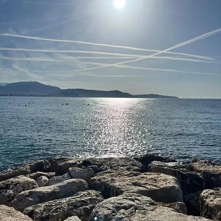 Apartmán Charme Nicois, 15min De La Mer, 3 Chambres, Climatisation, Terrasse
